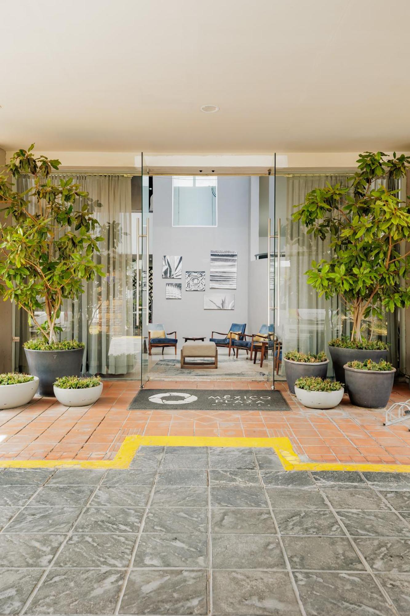 Hotel Suites Mexico Plaza Leon Campestre Bagian luar foto