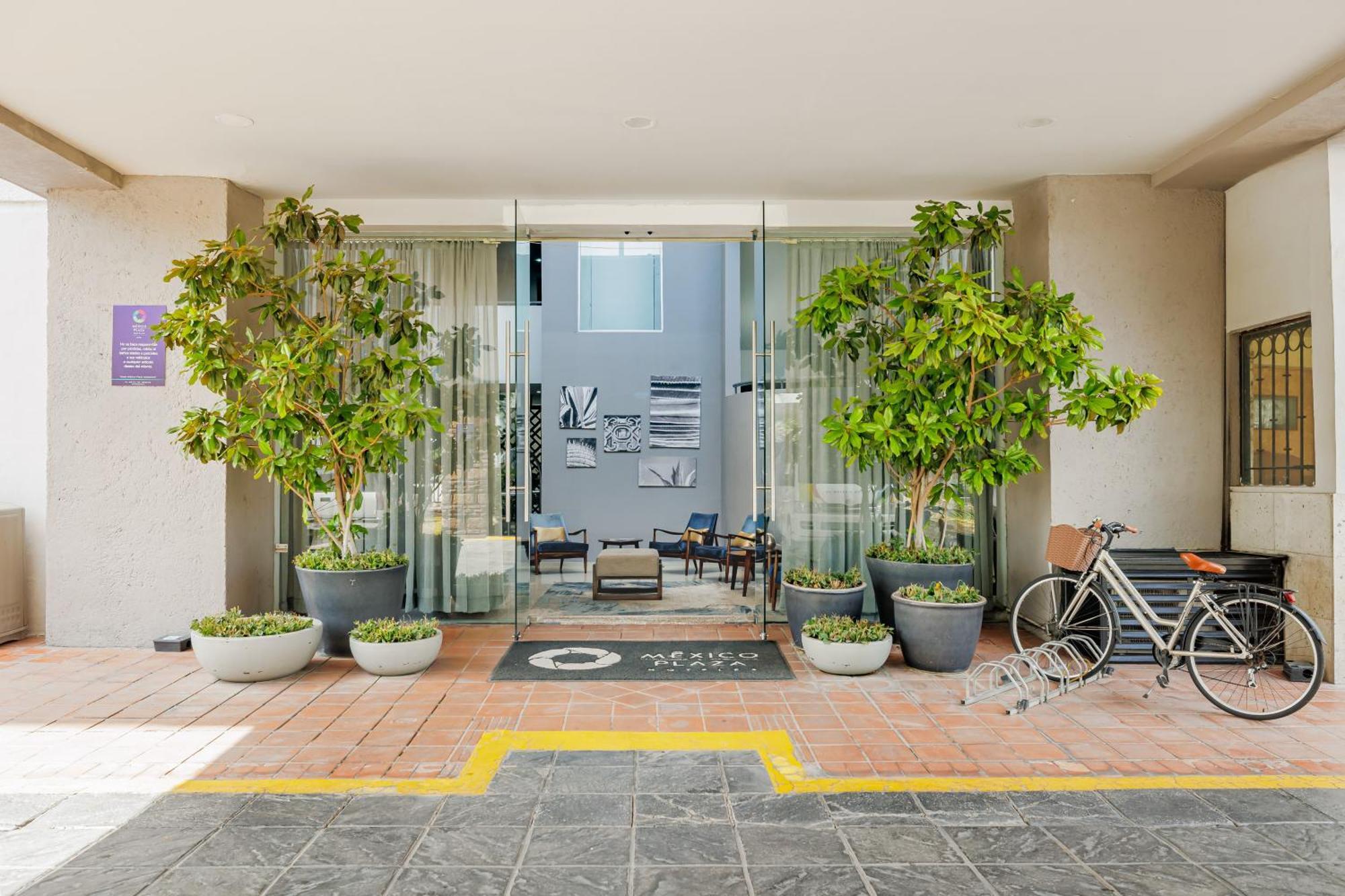 Hotel Suites Mexico Plaza Leon Campestre Bagian luar foto